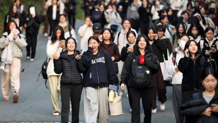 La Corea del Sud si ferma per esame di ammissione all'università