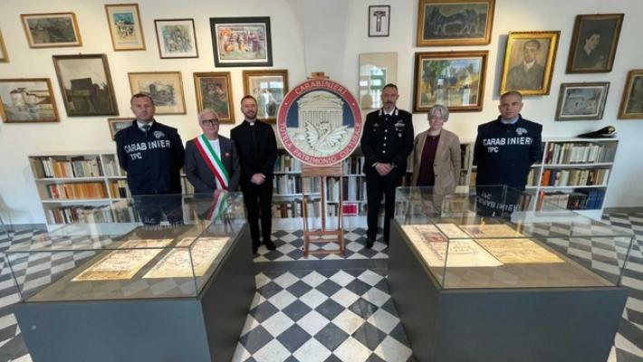 Carabinieri ritrovano 30 pagine miniate rubate nel 1982
