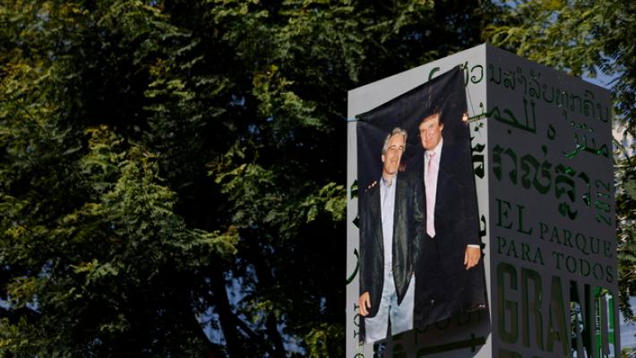 Trump, 'Epstein era un dem, chiedete a Clinton non a me'