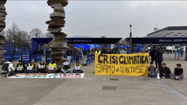 Sit-in di Fridays For Future e Extinction Rebellion alle Atp