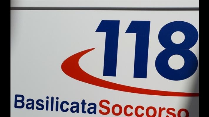 Incidente stradale nel Potentino, morto 22enne, tre feriti