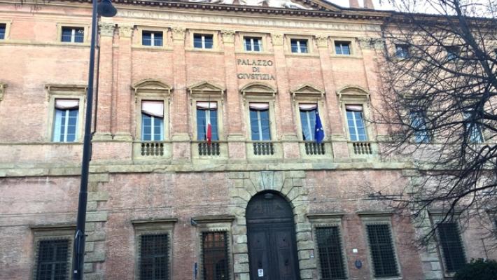 Avvelenò la madre a Ferrara, pena ridotta a 11 anni e 6 mesi