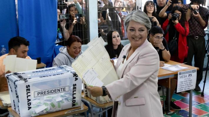 Cile, ballottaggio tra comunista Jara e ultraconservatore Kast