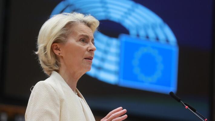 Von der Leyen: "Deficit di Kiev enorme, servono 70 miliardi"