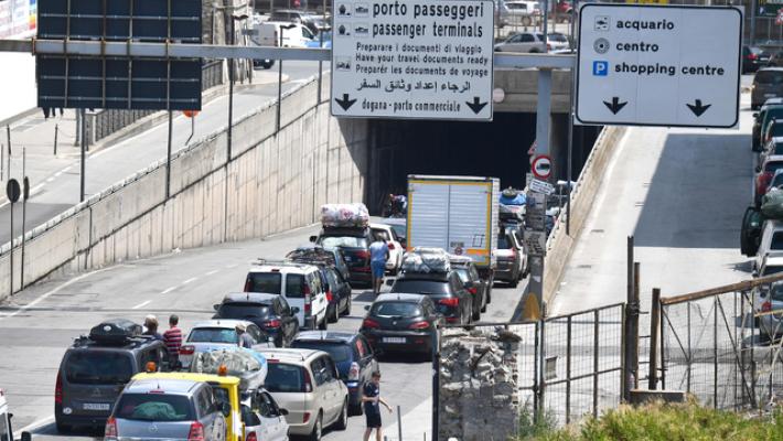 Manifestazione Genova, 12 km di coda sulla A10