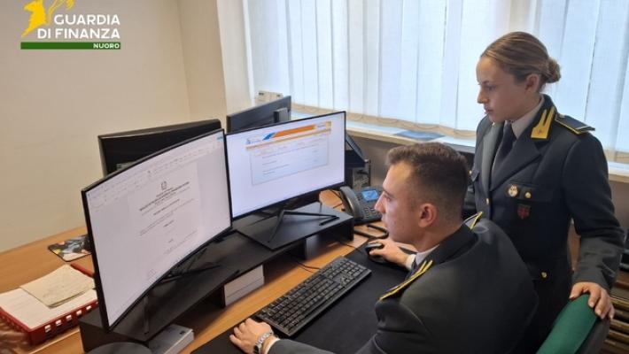 Visite private in studio del marito, denunciata dottoressa Asl