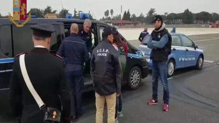 Sgominata rete sfruttamento prostituzione, 21 i fermati