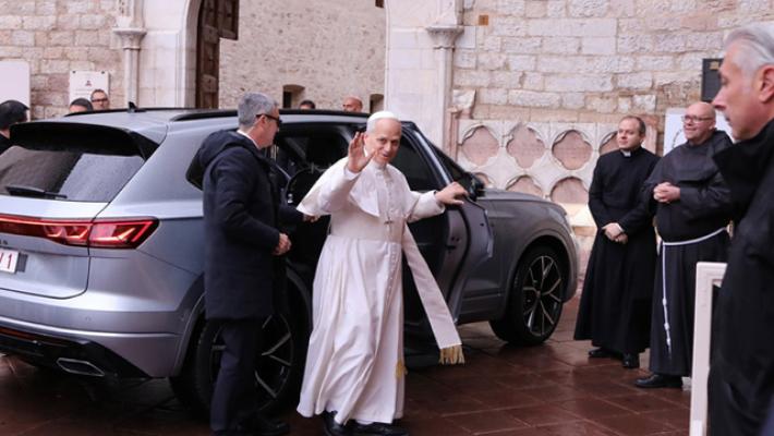 Il Papa, Assisi luogo di pace, il mondo ne ha bisogno
