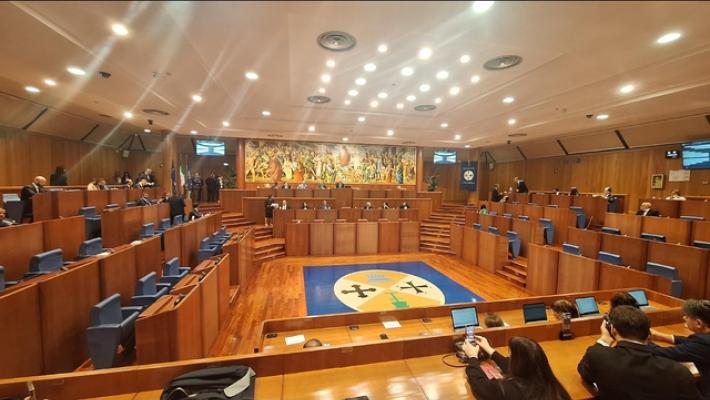 Consiglio approva modifica Statuto Regione Calabria