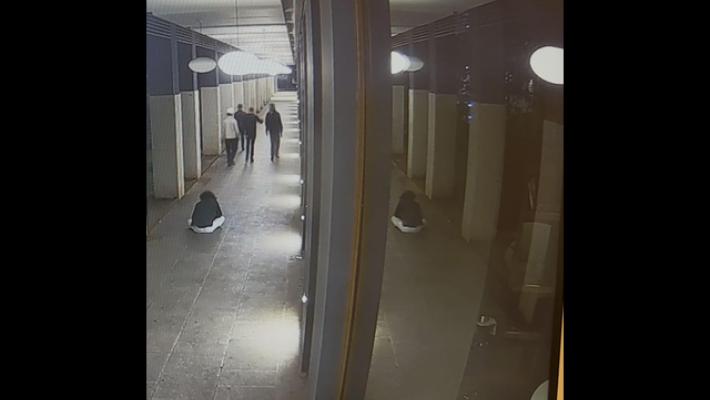 Genitori studente accoltellato, vigliacchi e indifferenti