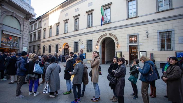 Camera ardente Vanoni per due giorni al Piccolo Teatro Grassi