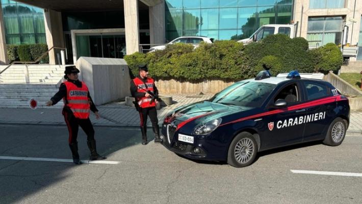 Trovato e arrestato l'uomo che ha accoltellato la ex compagna