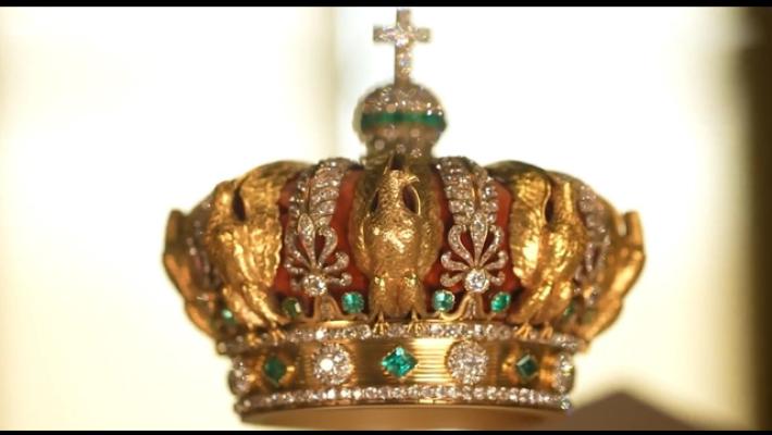 Louvre, arrestato il quarto ladro ma gioielli ancora introvabili