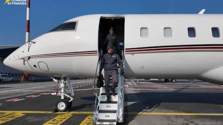 Evasione fiscale nei voli privati, sanzioni per cento compagnie