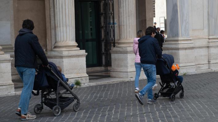 Istat, nel 2025 possibile nuovo record negativo di nascite
