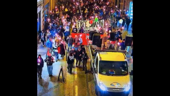 Imam espulso, 400 in fiaccolata a Torino ne chiedono liberazione