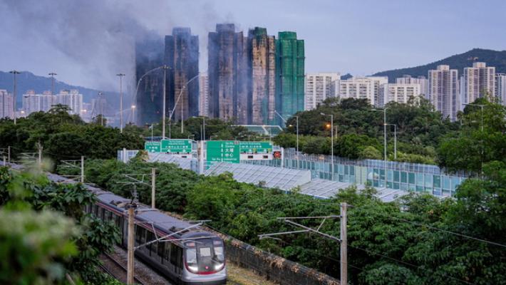 Sale a 55 il bilancio dei morti dell'incendio di Hong Kong