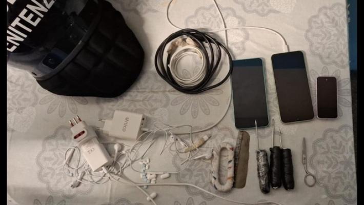 Droni su carcere Prato mentre telefonano da cella, 3 arresti