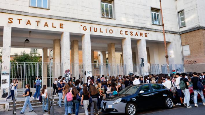 Choc per 'lista di stupri' al liceo Giulio Cesare di Roma