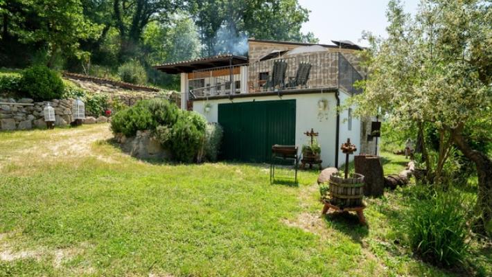 Famiglia nel bosco, Nathan inizia trasloco nel nuovo casolare