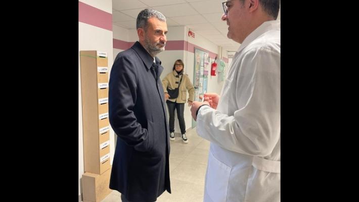 Decaro visita Casa comunità, 'guardare problemi da vicino"