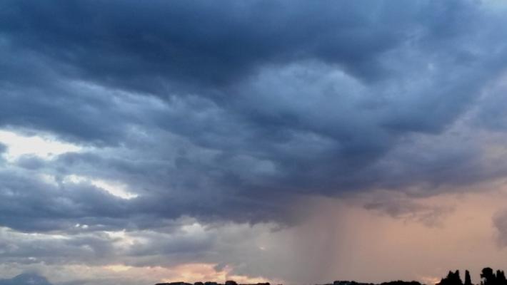 Inizio di dicembre con qualche pioggia e rialzo termico