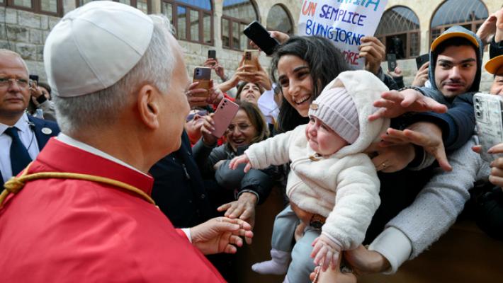 Il Papa, si deve sperare anche se attorno tuonano le armi