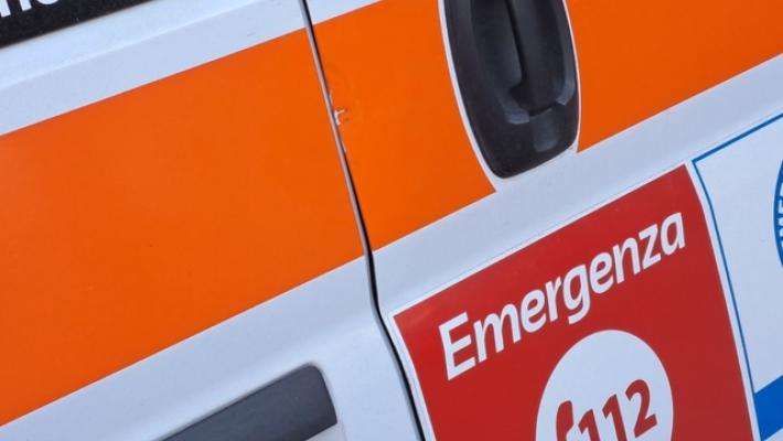 Camion tampona un bus, oltre 10 feriti a Parma, nessuno grave