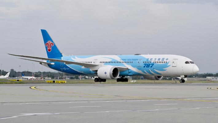 Media Cina, cancellati oltre il 40% dei voli per il Giappone