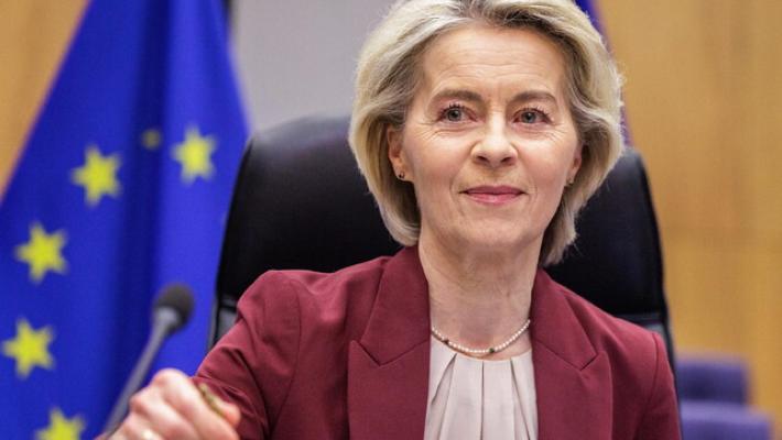 Von der Leyen: "Con lo stop al gas russo è un giorno storico per l'Ue"