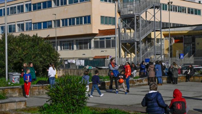 Bimba portata da scuola in comunità, madre 'non la vedo da mesi'