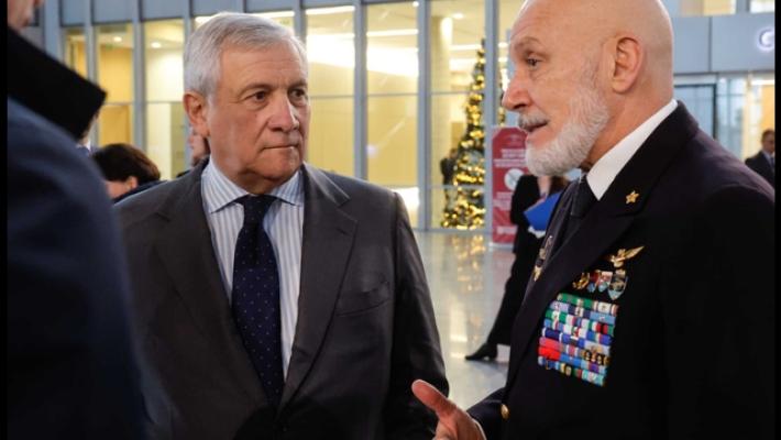 Incontro Cavo Dragone-Tajani a margine della ministeriale Nato