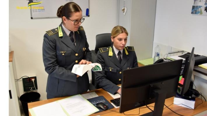 Appalti irregolari per scuolabus, GdF denuncia 18 persone in Fvg