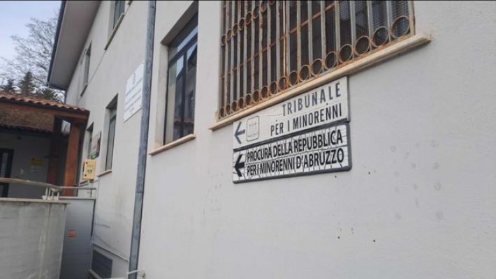 Famiglia nel bosco, il Tribunale si riserva