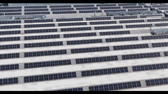 Fotovoltaico al posto dell'amianto su 200 tetti industriali