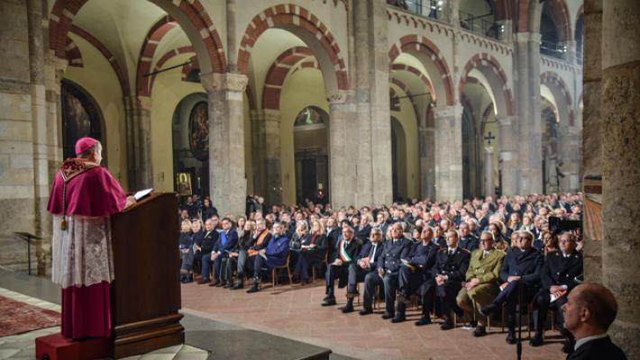 Arcivescovo Milano, denaro sporco col suo fetore invade la città