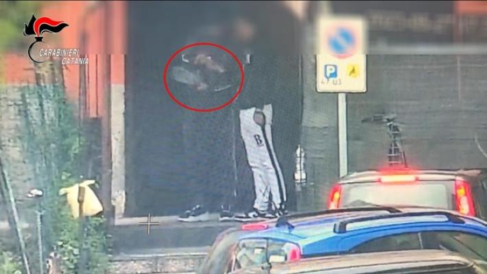 Gruppo gestiva sette piazze di spaccio a Catania, 31 arresti