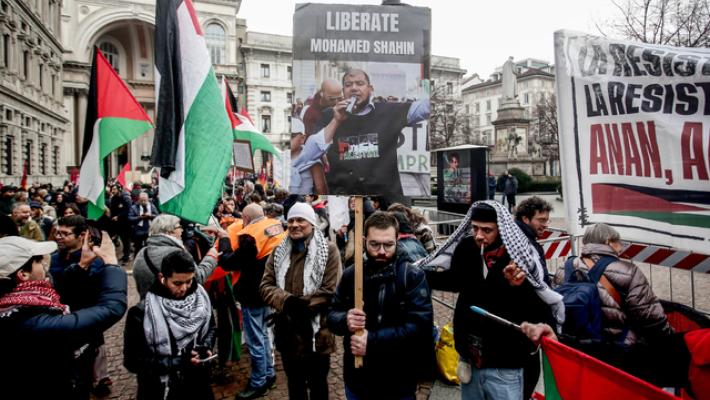 Scala, in piazza la protesta di proPal e lavoratori spettacolo
