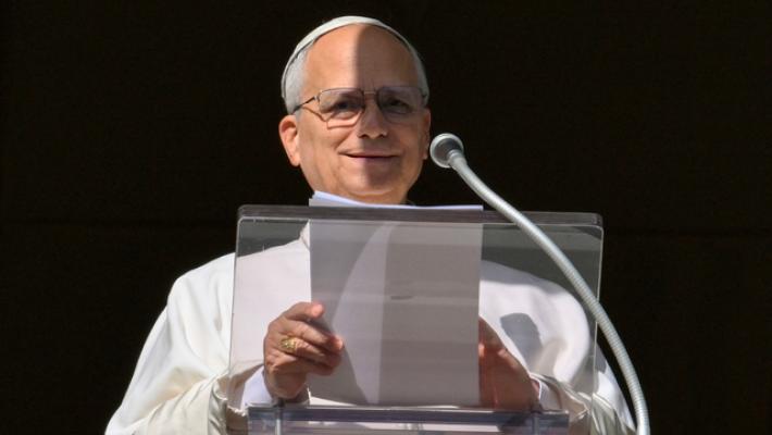 Il Papa, 'umanità provata,ora si aprano le porte della pace'