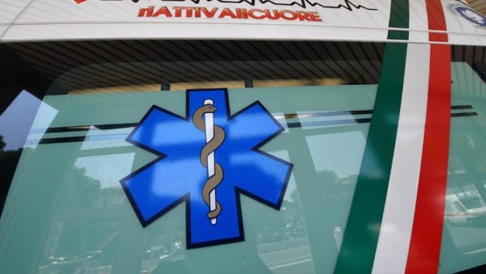 Ambulanza travolge un 12enne che sta andando a scuola