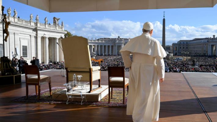 Il Papa, 'la morte è diventata un tabù, se ne parla sottovoce'