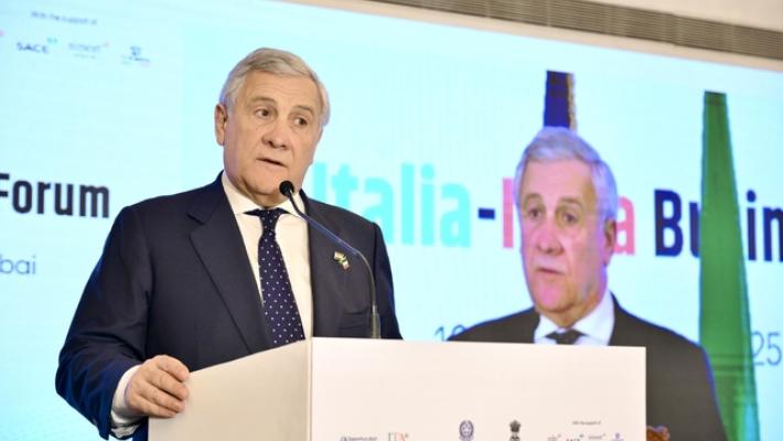 Tajani, Gedi? C'&egrave; libero mercato, ma meglio se resta in mani italiane