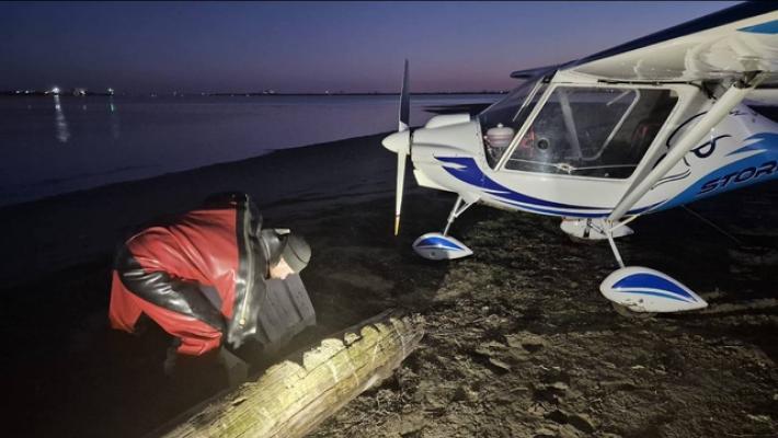 Atterraggio di emergenza per un ultraleggero nella Laguna di Venezia