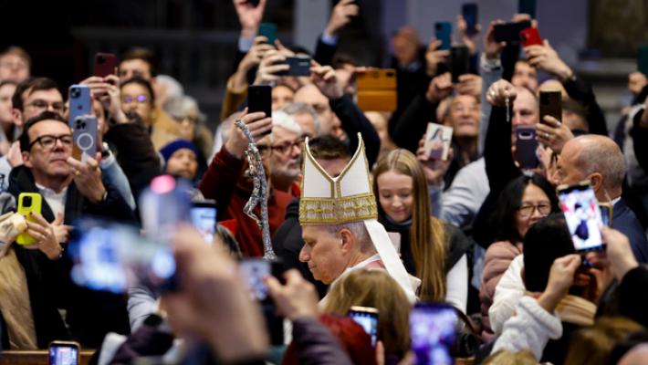 Il Papa nel Giubileo dei detenuti, 'nessuno vada perduto,servono amnistie'