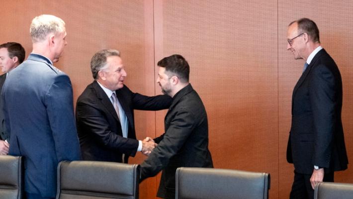 Al via l'incontro di Zelensky con Witkoff e Kushner