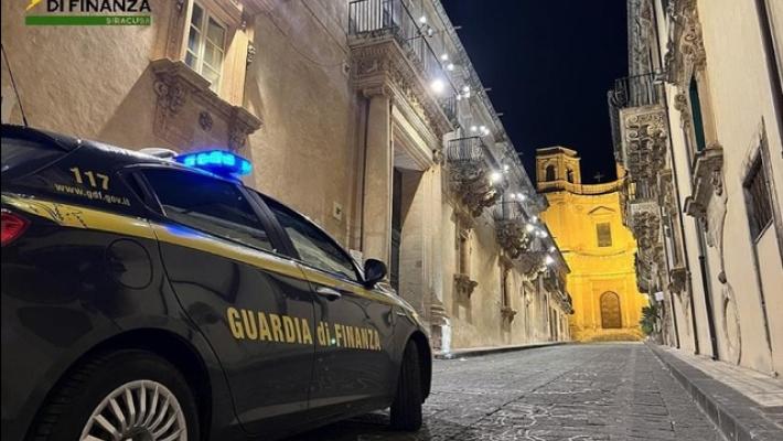 Scoperto market di falsi di lusso online, tre denunciati in Sicilia