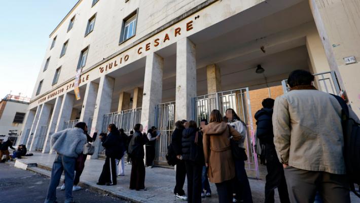 Occupato il liceo 'Giulio Cesare' a Roma
