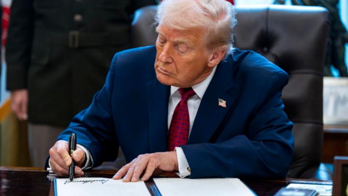 'Trump ha firmato finora 221 ordini esecutivi, pi&ugrave; dell'intero primo mandato'