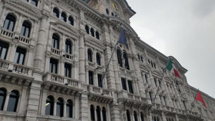 Sindaco a consigliera 'mai fatto comandare da una donna', polemica a Trieste
