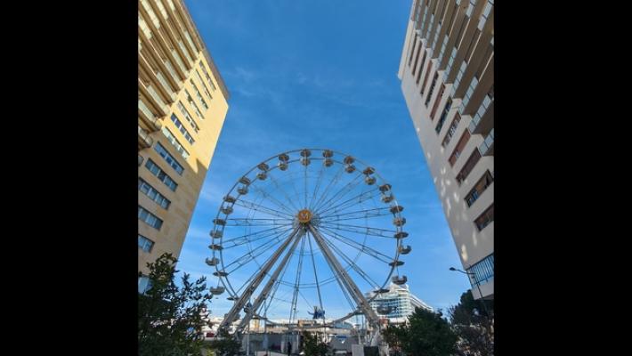 Ruota panoramica in zona pedonale, polemiche a Palermo